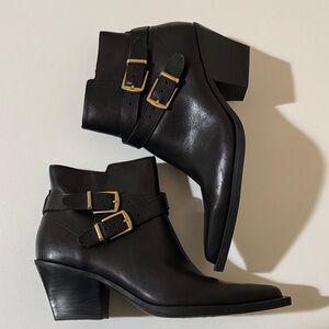 Dolce Vita New black and gold booties